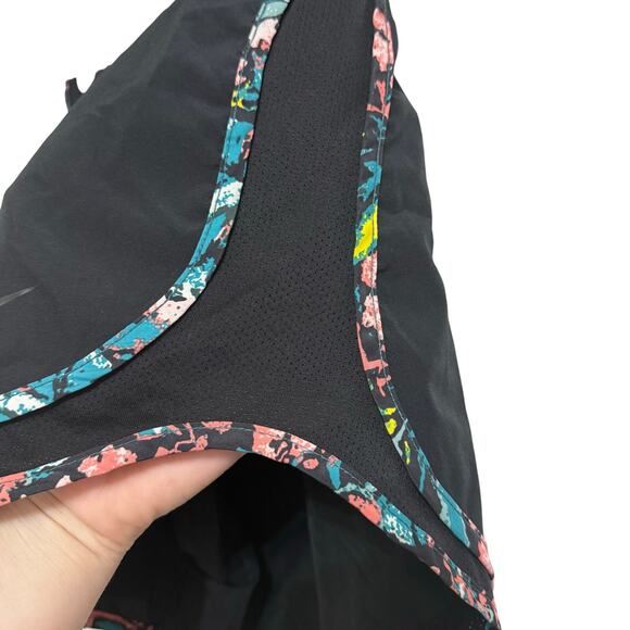 NIKE Dri-Fit Black Women’s XL Activewear Shorts Pink Floral Border Lightweight - Picture 4 of 6